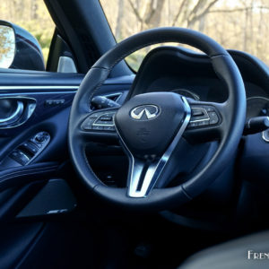 Photo volant cuir Infiniti Q60 S (2017)