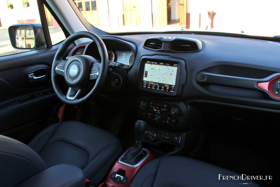 Photo intérieur cuir Jeep Renegade Trailhawk (2018)