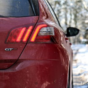 Photo feu arrière LED Peugeot 308 GT restylée PureTech 225 EAT