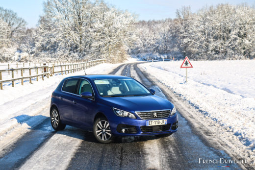 Photo 3/4 avant Peugeot 308 restylée PureTech 130 EAT8 (2018)