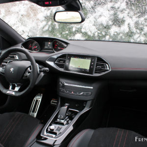 Photo intérieur Peugeot 308 GT restylée PureTech 225 (2018)