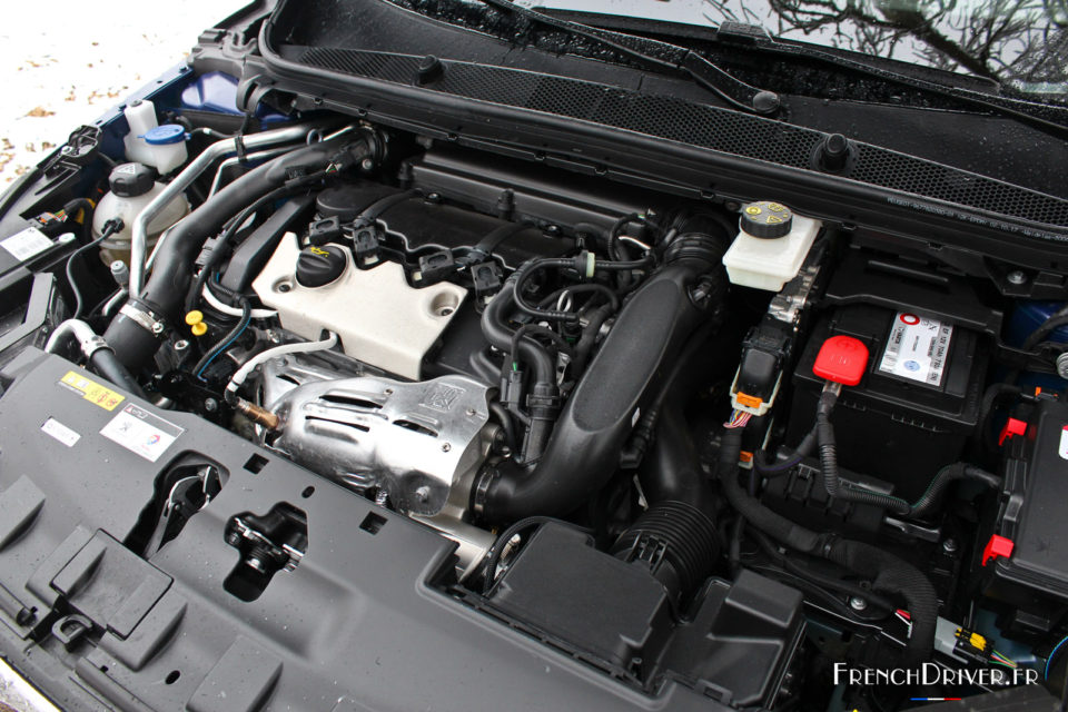 Photo moteur 1.6 PureTech 225 Peugeot 308 GT restylée (2018)