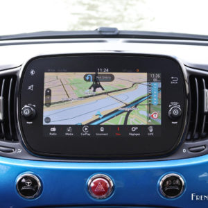 Photo navigation GPS écran tactile Fiat 500 Mirror (2018)