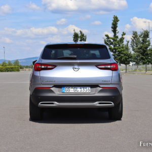 Photo face arrière Opel Grandland X (2018)