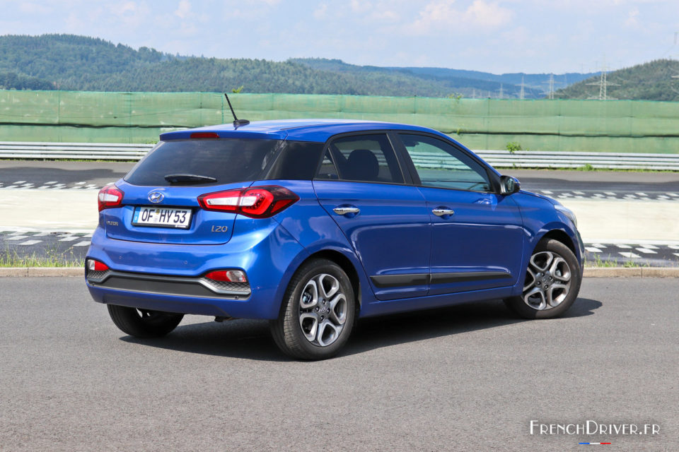 Photo 3/4 arrière Hyundai i20 restylée (2018)