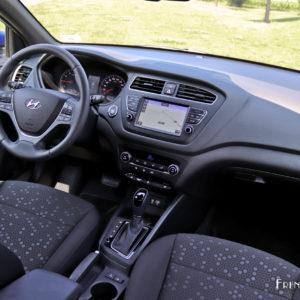 Photo intérieur Hyundai i20 restylée (2018)