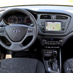 Photo poste de conduite Hyundai i20 restylée (2018)