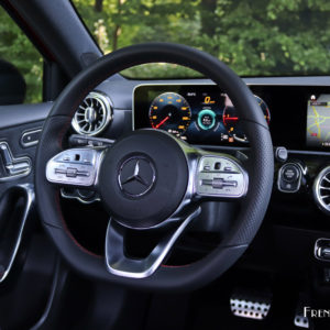 Photo volant cuir Mercedes Classe A (2018)