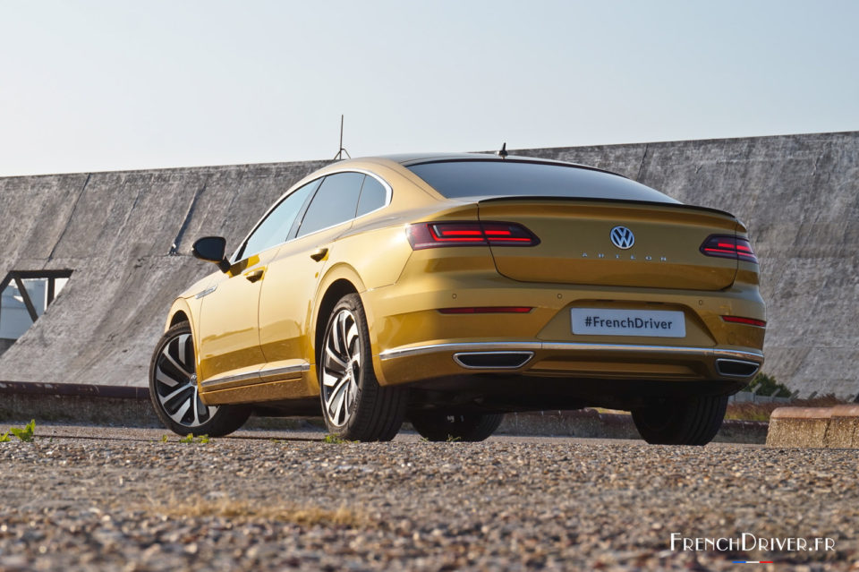 Photo 3/4 arrière statique Volkswagen Arteon (2018)