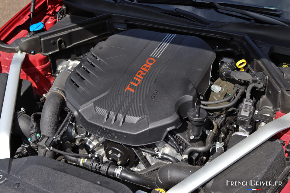 Photo moteur essence 3.3 V6 T-GDi 356 ch Kia Stinger GT (2018)