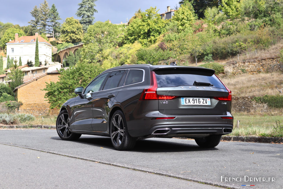 Photo 3/4 arrière Volvo V60 (2018)