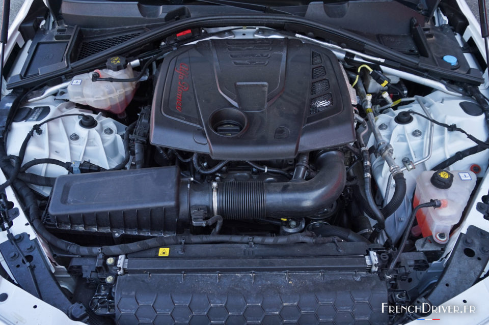 Photo moteur essence 2.0 T 280 ch Alfa Romeo Giulia Veloce (2018