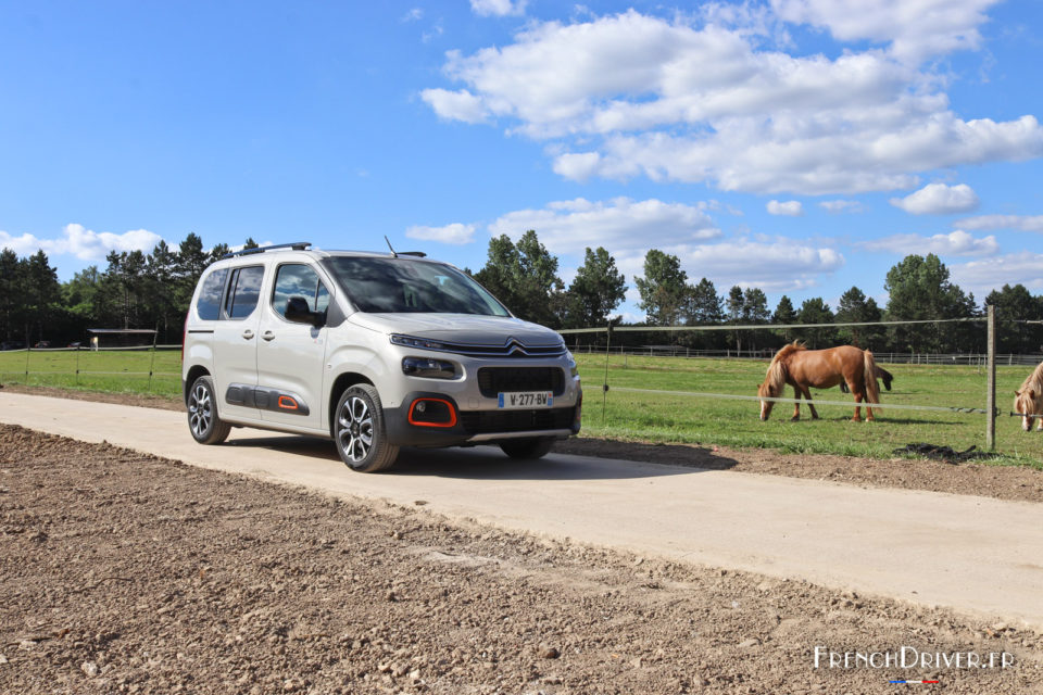 Photo 3/4 avant statique Citroën Berlingo (2018)