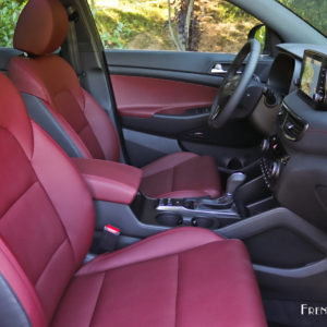 Photo intérieur cuir rouge Hyundai Tucson III restylé (2018)