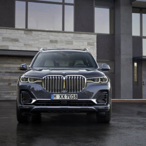 Photo officielle face avant BMW X7 (2018)