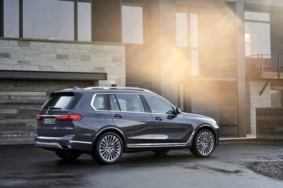 Photo officielle 3/4 arrière BMW X7 (2018)