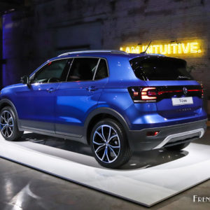 Photo 3/4 arrière Volkswagen T-Cross Bleu Récif – Présentatio