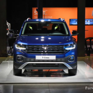 Photo face avant Volkswagen T-Cross Bleu Récif – Présentation