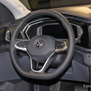 Photo volant cuir Volkswagen T-Cross R-Line – Présentation à A
