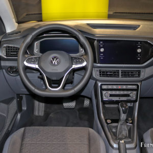 Photo poste de conduite Volkswagen T-Cross R-Line – Présentatio