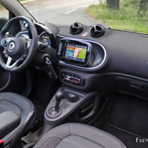 Photo intérieur simili cuir Smart EQ Fortwo électrique (2018)