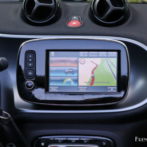 Photo navigation GPS écran tactile Smart EQ Fortwo électrique