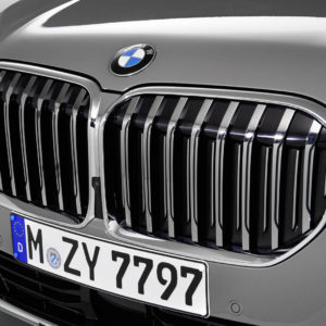 Photo calandre chromée BMW Série 7 restylée (2019)