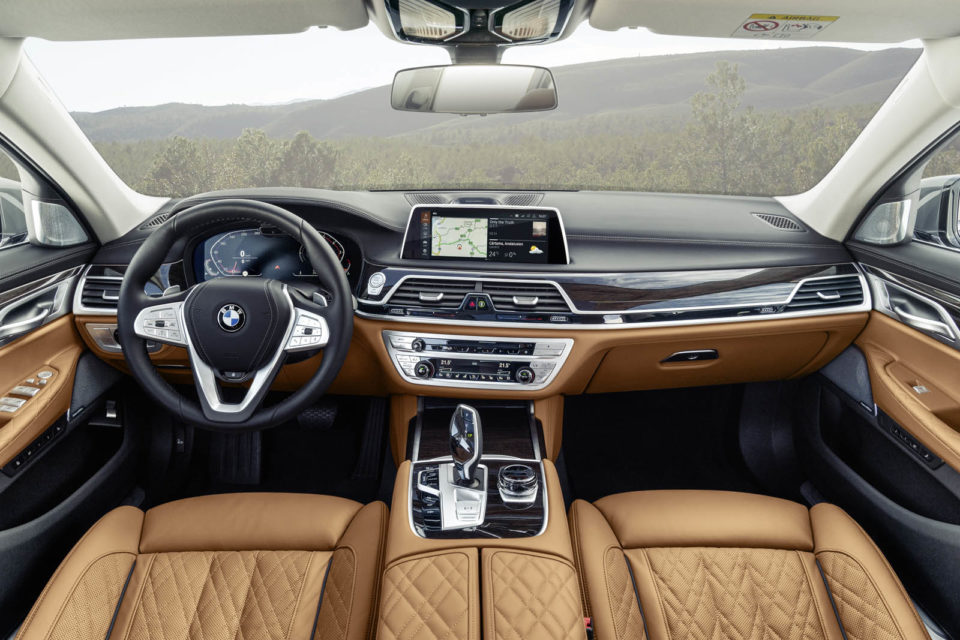 Photo tableau de bord BMW Série 7 restylée (2019)