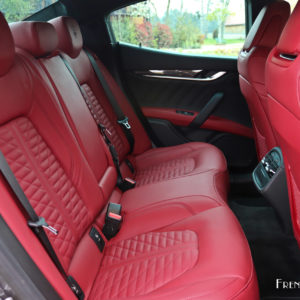 Photo banquette arrière cuir rouge Maserati Ghibli SQ4 (2019)