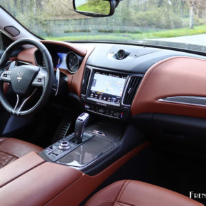 Photo intérieur cuir Maserati Levante S (2019)