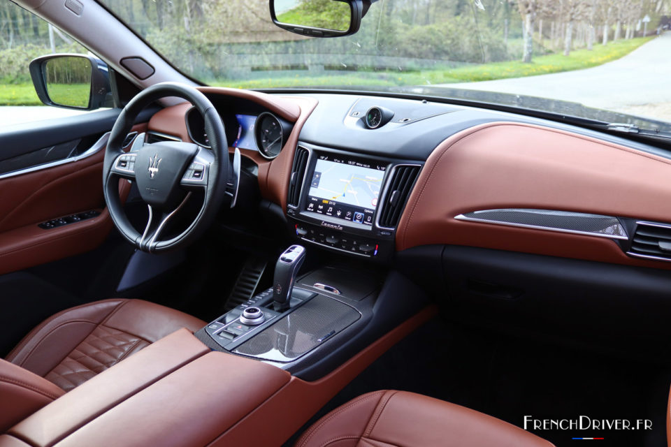 Photo intérieur cuir Maserati Levante S (2019)