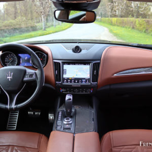 Photo tableau de bord Maserati Levante S (2019)