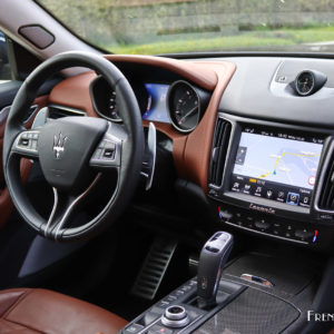 Photo cockpit Maserati Levante S (2019)