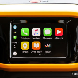 Photo Apple CarPlay écran tactile Renault Twingo III restylée
