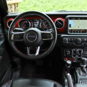 Photo poste de conduite Jeep Wrangler JL (2019)