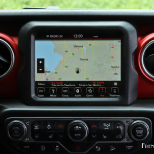 Photo navigation GPS écran tactile Jeep Wrangler JL (2019)