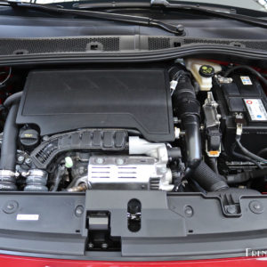 Photo moteur trois cylindres essence 1.2 Turbo 130 Opel Corsa F