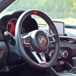 Photo volant cuir Abarth 124 GT (2019)