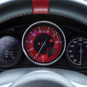 Photo combiné compteurs Abarth 124 GT (2019)