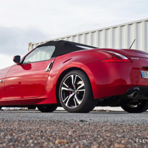 Photo profil arrière Nissan 370 Z Roadster (2019)