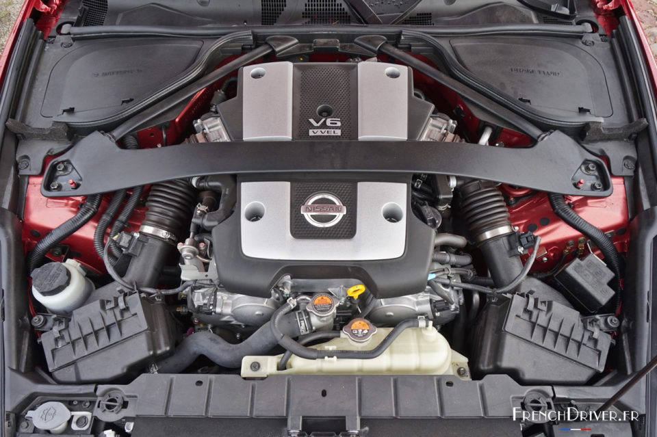 Photo moteur essence 3.7 V6 atmo 328 ch Nissan 370 Z Roadster (2