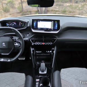 Photo intérieur i-Cockpit 3D Peugeot e-208 II (2019)