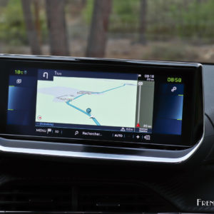 Photo navigation GPS écran tactile Peugeot e-208 II (2019)