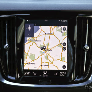 Photo navigation GPS écran tactile Volvo S60 T8 Polestar Engine