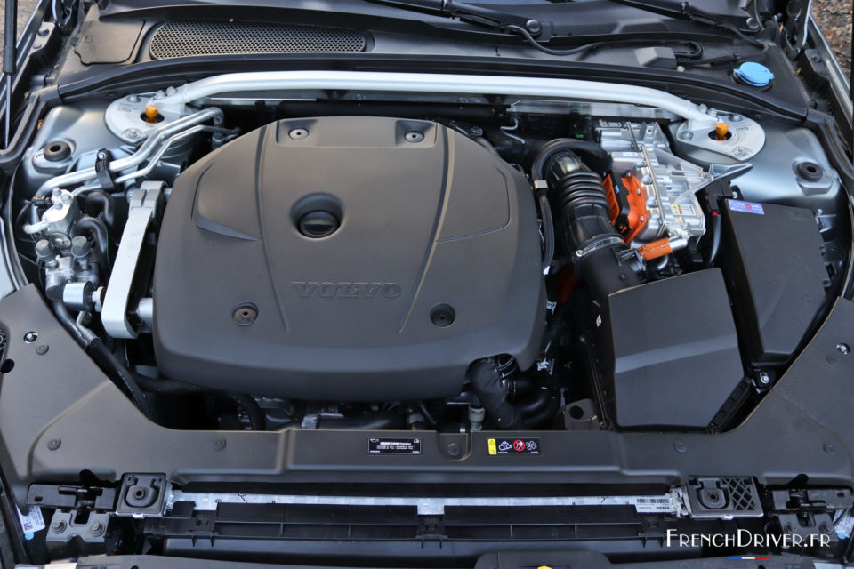 Photo moteur hybride essence T8 Twin Engine 405 ch Volvo S60 T8