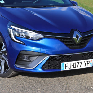 Photo bouclier avant Renault Clio V (2019)