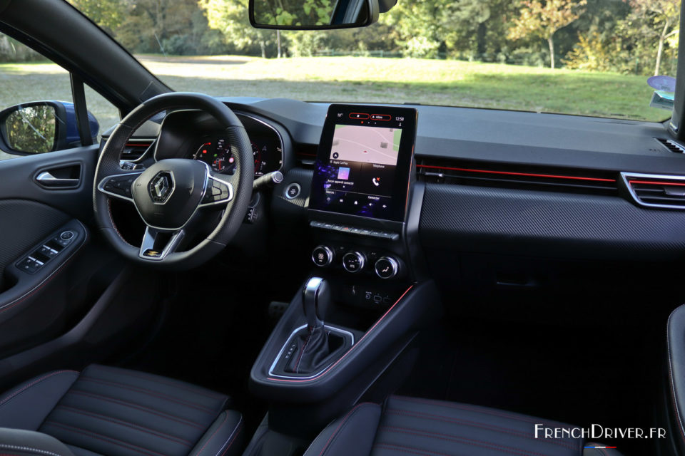 Photo intérieur cuir noir Renault Clio V (2019)