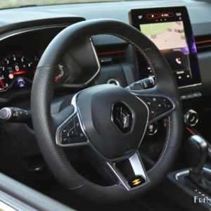 Photo volant cuir Renault Clio V (2019)