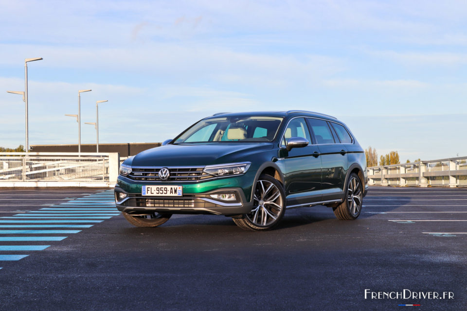 Photo 3/4 avant Volkswagen Passat SW Alltrack restylée (2019)