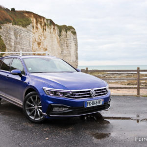 Photo 3/4 avant Volkswagen Passat SW R-Line restylée (2019)